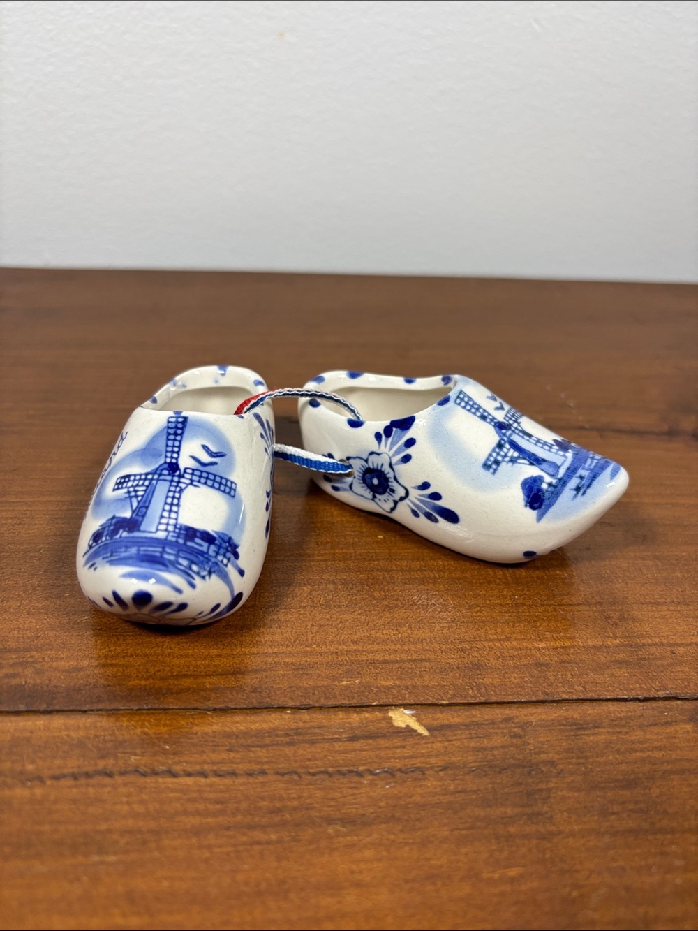 Delftblue Ceramic Souvenir Set Clog Shoe Holland Bonaire Dutch Home Decor Travel - Picture 4 of 13